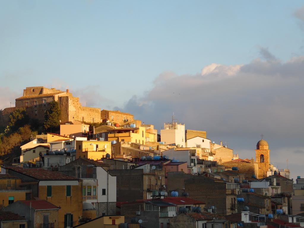 Siciliana Appartement Caronia Buitenkant foto