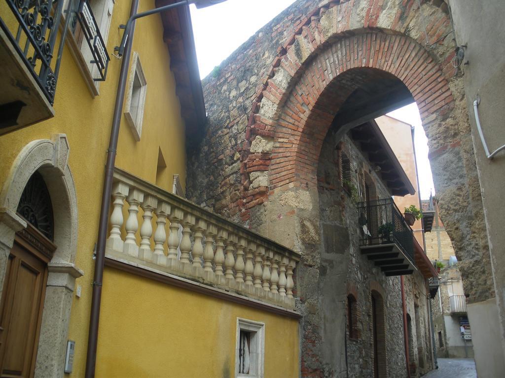 Siciliana Appartement Caronia Buitenkant foto