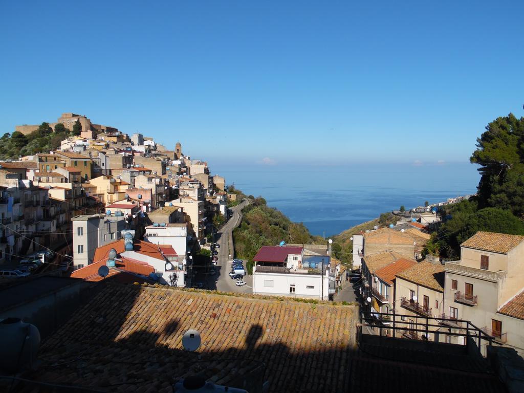 Siciliana Appartement Caronia Buitenkant foto
